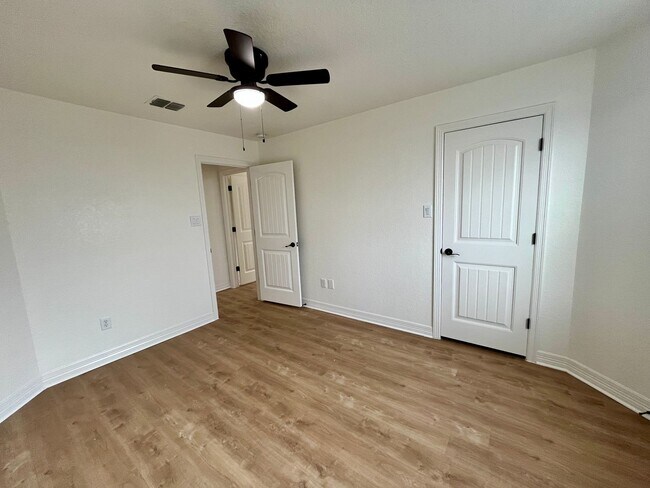 Building Photo - 13724 Altamirano