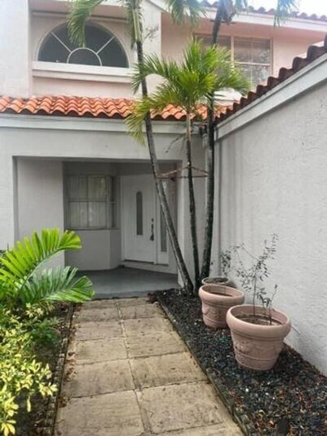 Building Photo - 3780 Amalfi Dr