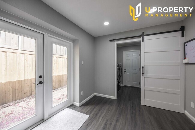 Building Photo - Great property in Plano mature community w...
