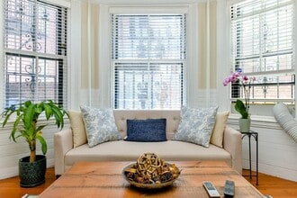 Building Photo - 49 Beacon St