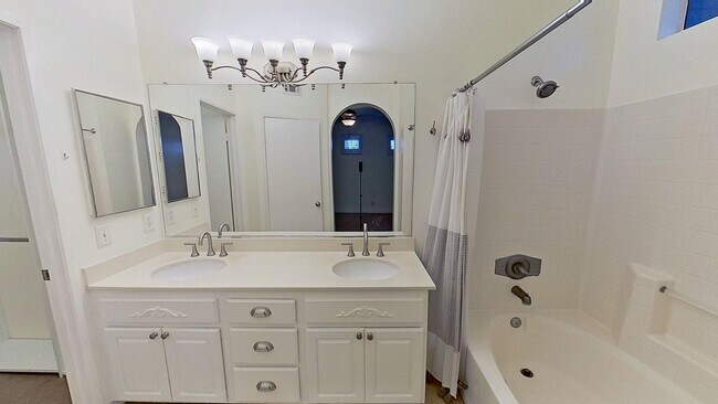 Building Photo - 1 Breakers Ln