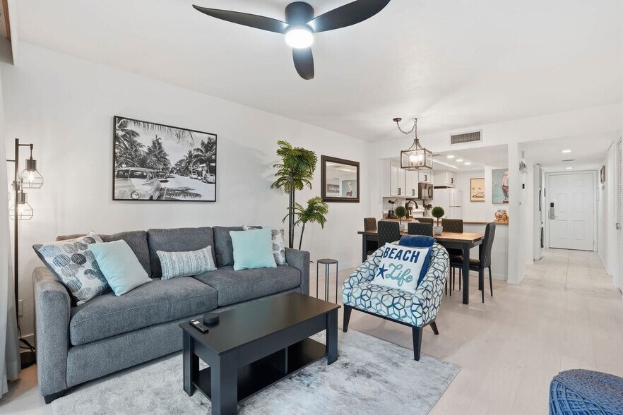 Building Photo - 600 Neapolitan Way