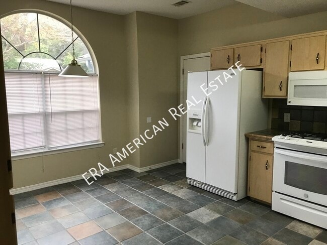 Building Photo - 205 Esmond Ct