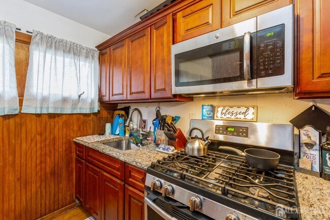 Building Photo - 332 Ernston Rd