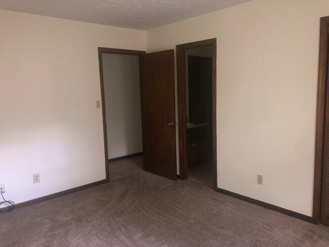 Building Photo - 111 Williamson St