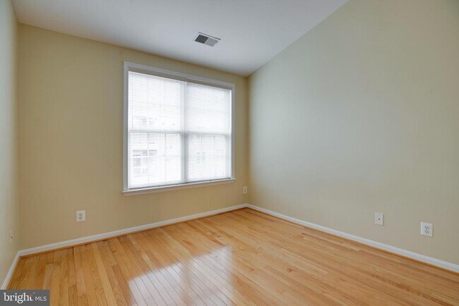 Building Photo - 4609 Fair Valley Dr