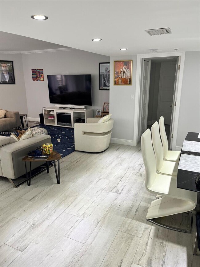 Building Photo - 300 Three Islands Boulevard