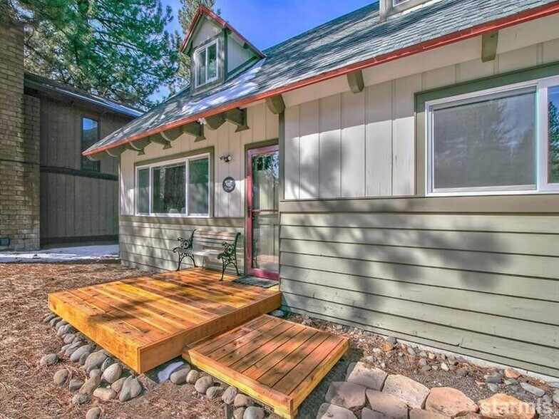 Building Photo - 910 Creekwood Dr