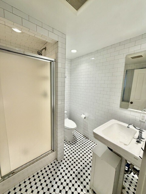 Building Photo - 11 Thacher Ct