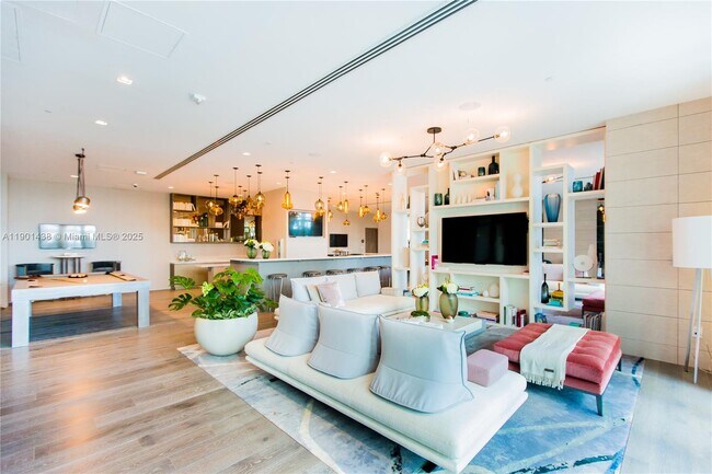 Building Photo - 650 NE 32nd St