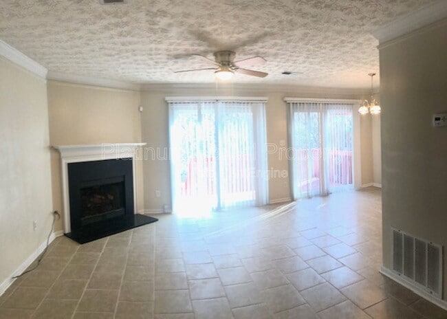 Building Photo - 6574 Meadow Green Cir