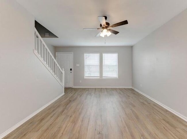 Building Photo - 2BED/ 1.5BATH