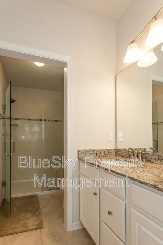 Building Photo - 822 Oval Park Ln