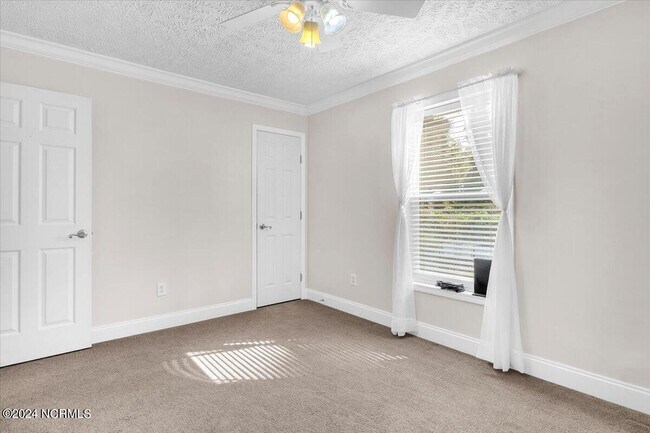Building Photo - 3075 McCall St SW