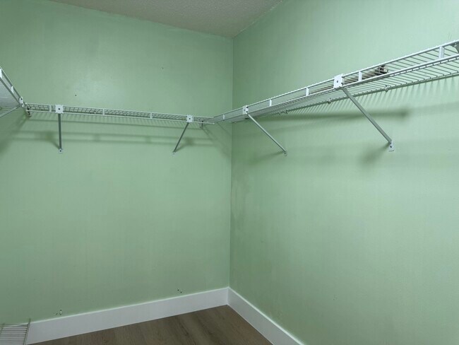 Building Photo - 509 Plymouth Rd