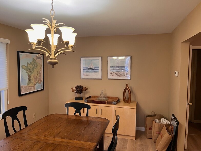 Dining - 2 N Frontenac Ave