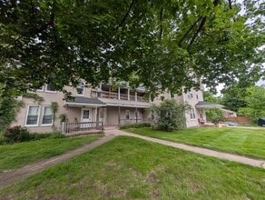 Building Photo - 4 Bayley Ave