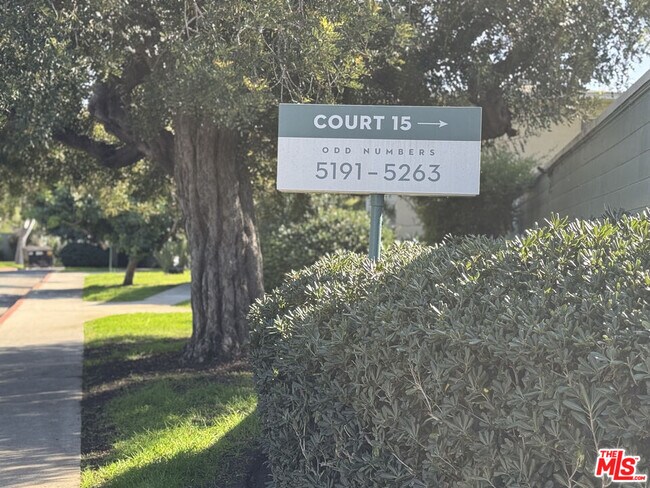 Building Photo - 5259 1/2 Village Green