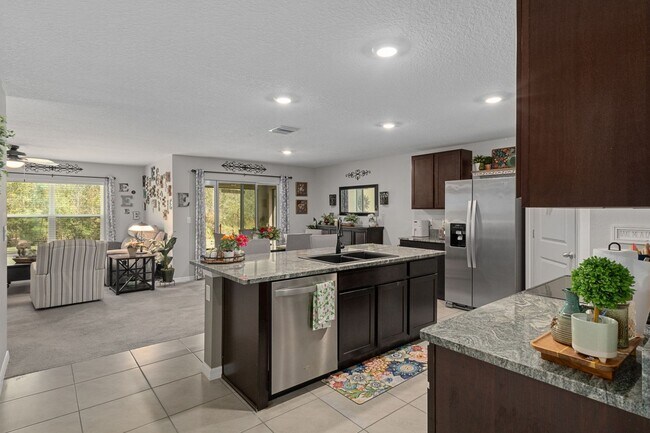 Building Photo - 5230 Diantha Way