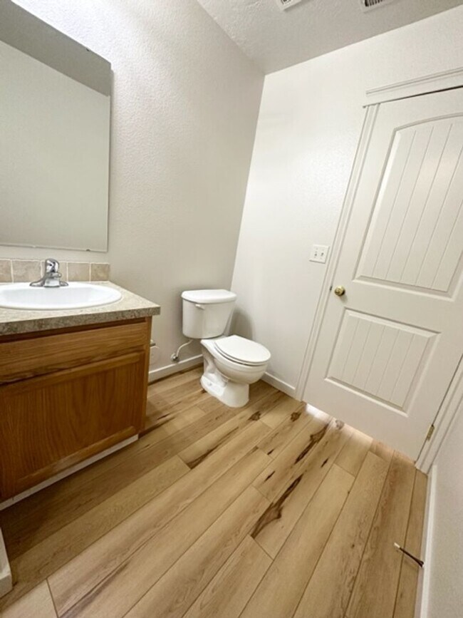 Building Photo - 3915 Washington Ave