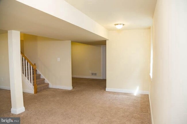 Building Photo - 415 Dearnley St