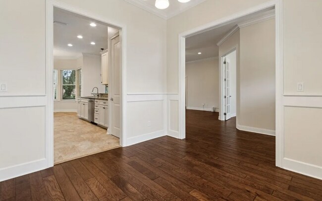 Building Photo - 4 Bed/3 Bath Coastal Beauty!