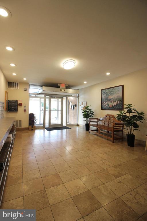 Building Photo - 1931 N Cleveland St