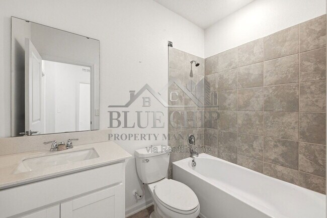 Building Photo - 2634 Runners Cir