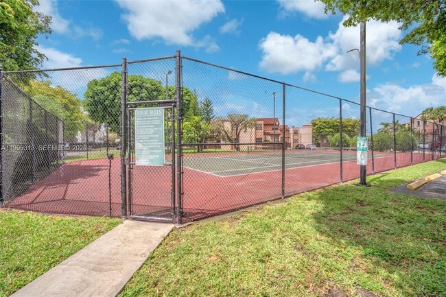 Building Photo - 685 W Park Dr