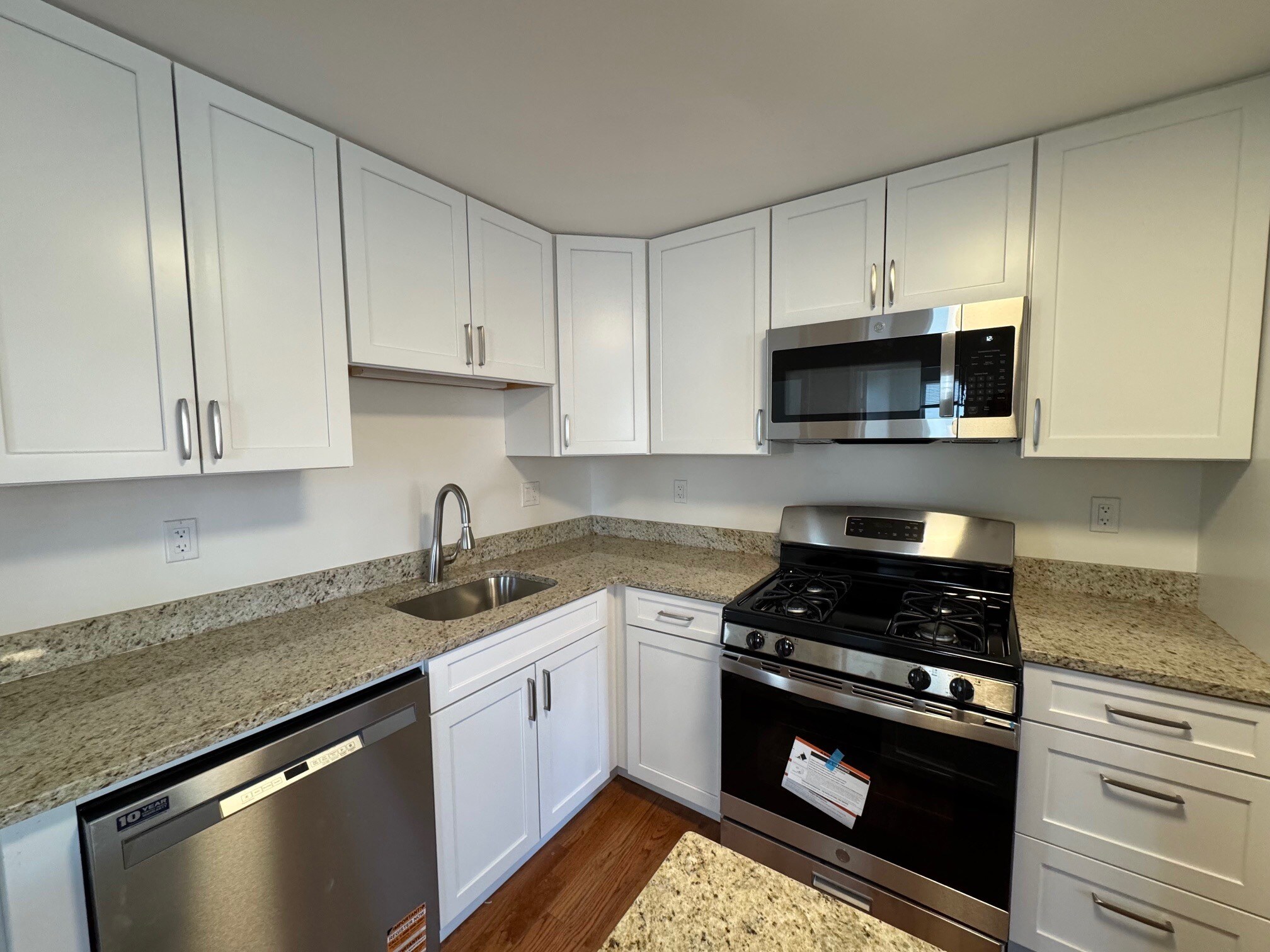 Building Photo - 360 Somerville Ave