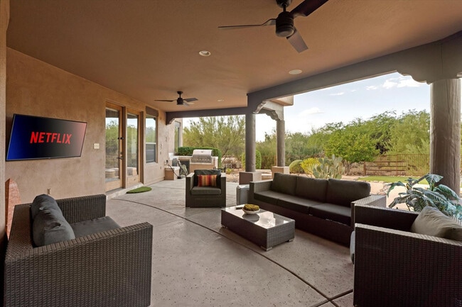 Building Photo - 6708 E Calle de Las Estrellas Rd