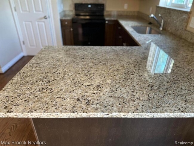 Building Photo - 1049 Birchwood Ave