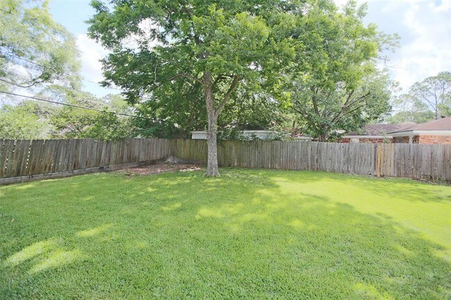 Building Photo - 5914 Arboles Dr