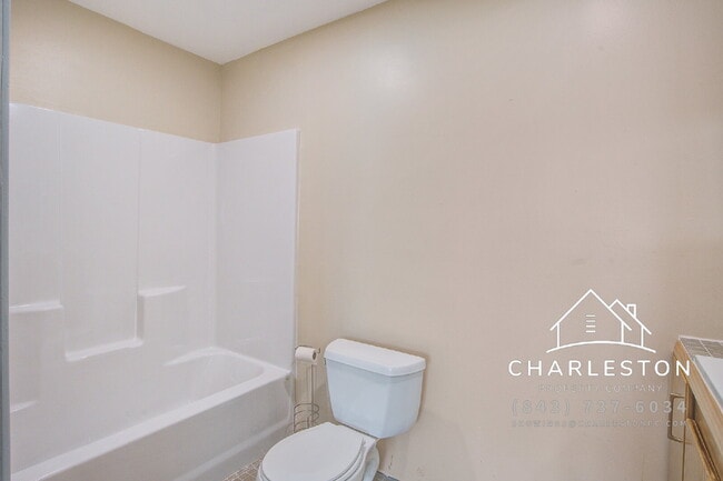 Building Photo - 198 Nassau St