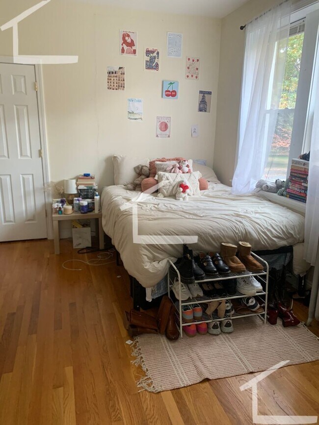 Building Photo - SAint Paul St near BU,  Nice 3 bed Super c...