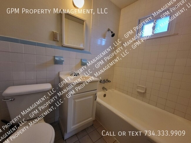 Building Photo - 32009 Ottawa St