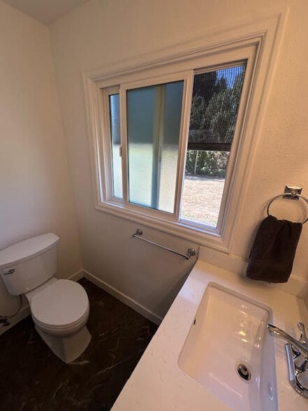 Main Bath with example of sun shade - 16715 SE Evergreen Ln