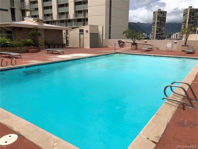 Building Photo - 2211 Ala Wai Blvd