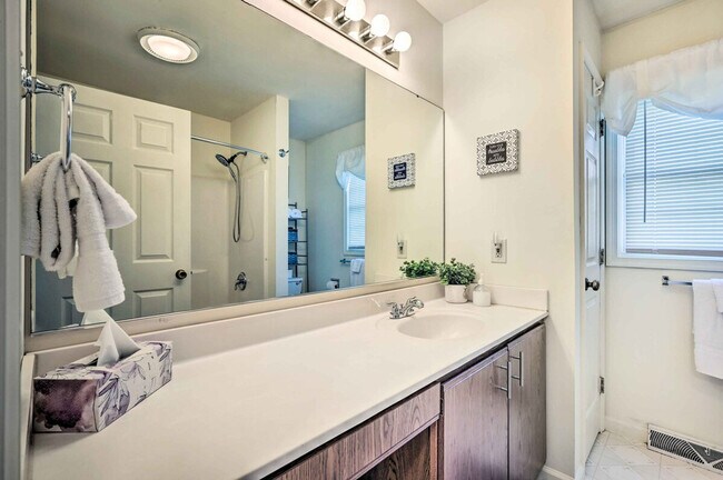 Building Photo - 9 Buford Ave