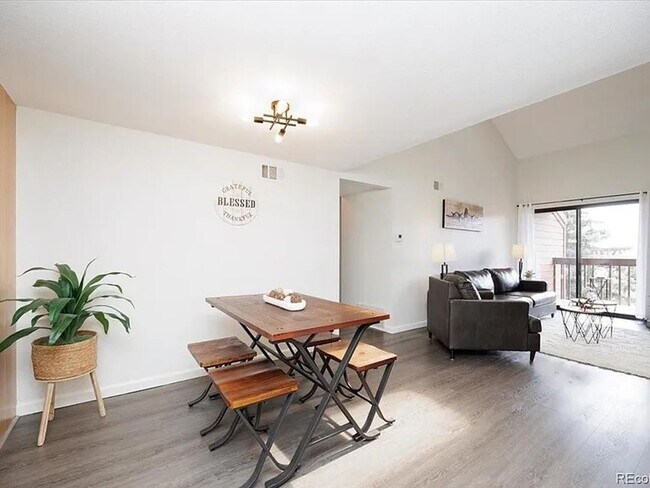 Building Photo - Flexible Condo Living with Loft near Golden!!!