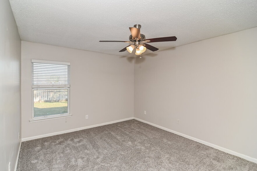 Building Photo - 7057 Rapid River Dr W
