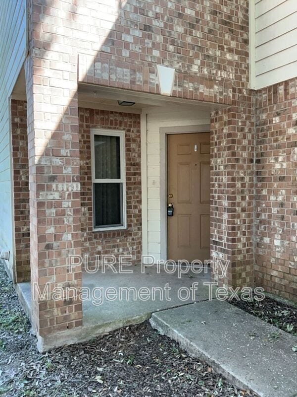 Building Photo - 246 Marvin Cove