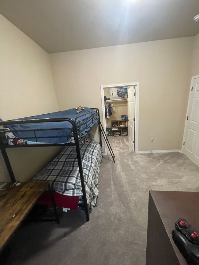 Building Photo - Town House in Post falls