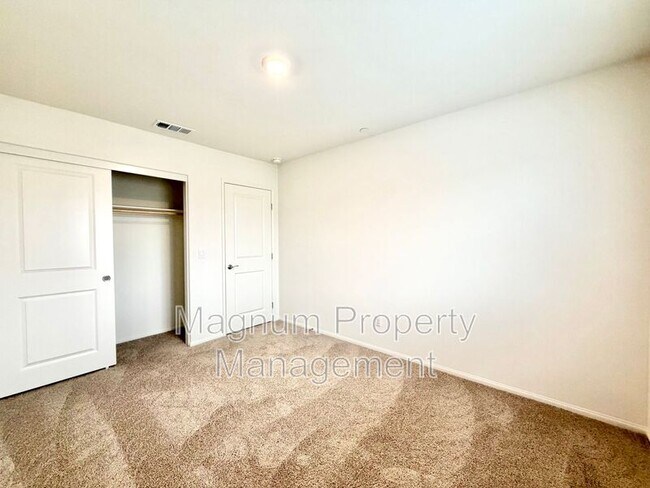 Building Photo - 31356 Sycamore Leaf Dr