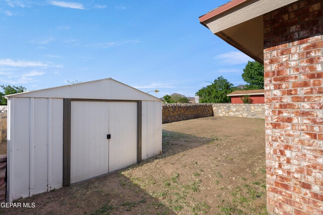 Building Photo - 5612 Mickey Mantle Ave