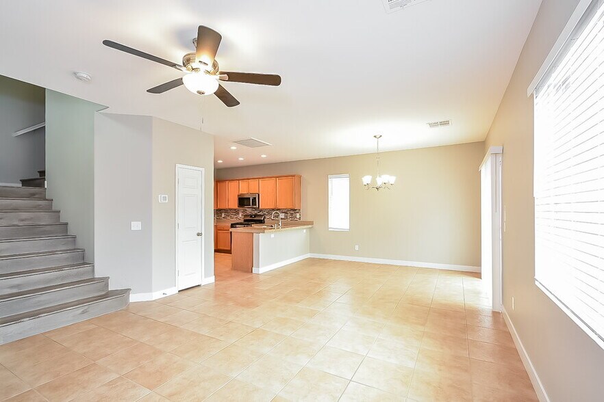 Building Photo - 9716 N Fast Elk St