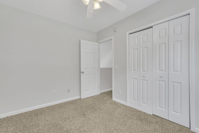 Building Photo - 145 Red Oak Dr