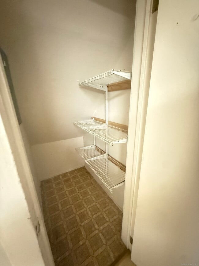 Building Photo - 23 Hayward Ave