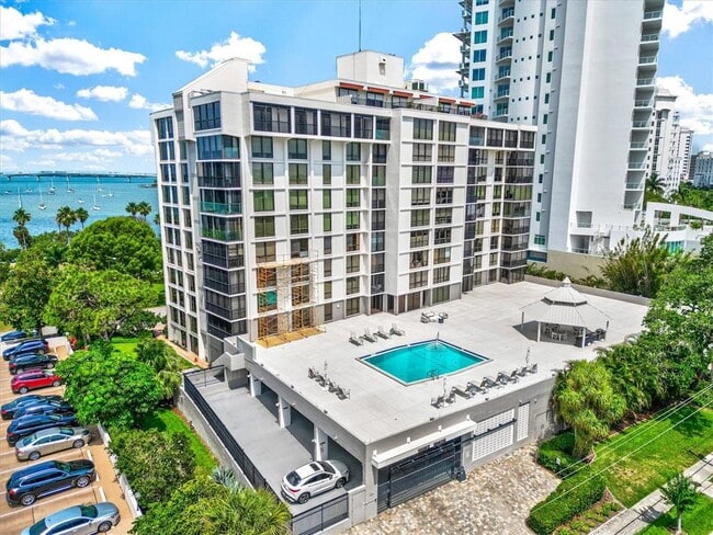 Building Photo - 707 S Gulfstream Ave