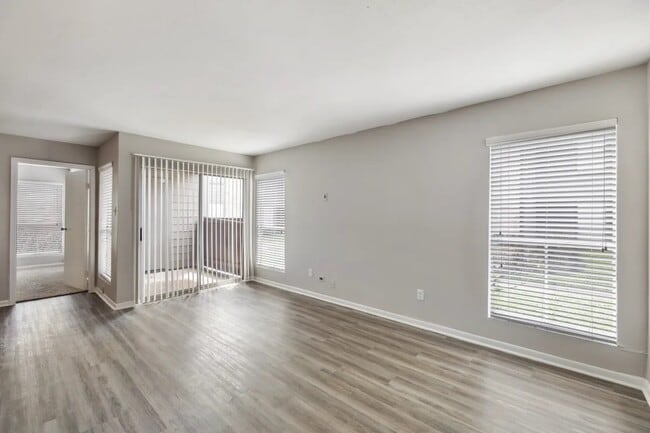 Building Photo - 11715 S Glen Dr